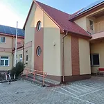 Baji Jozsef Ifjusagi Es Gyermekueduelo B&B *