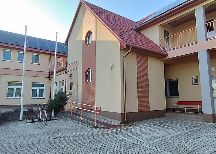 Baji Jozsef Ifjusagi Es Gyermekueduelo Bed & Breakfast *